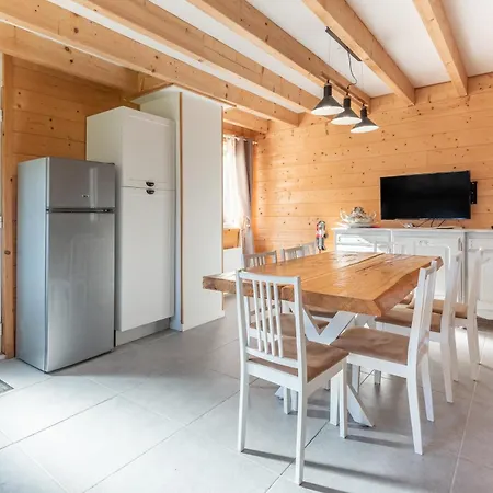 En Bois 6 Pers - *